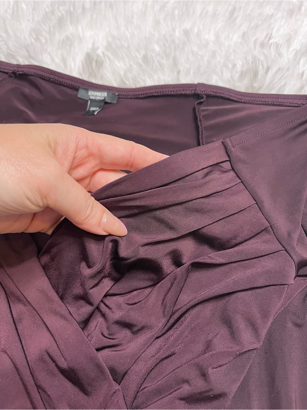 Express Off-Shoulder Ruched Long Sleeve Top - Picture 4 of 7